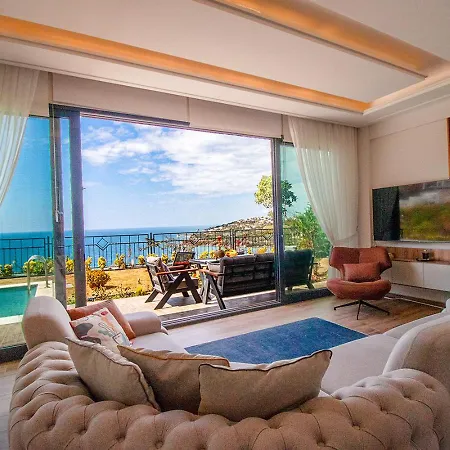 Villa Royal-1 *